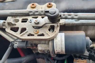 Freightliner Cascadia 125 Windshield Wiper Motor