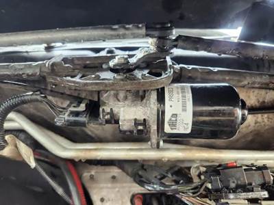 Freightliner Cascadia 125 Windshield Wiper Motor