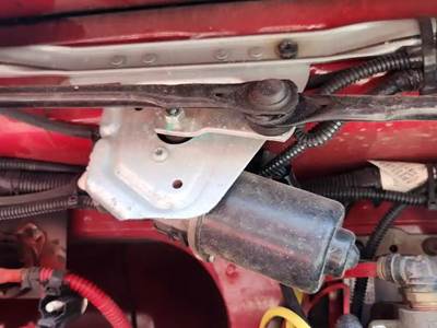 Freightliner M2 106 Windshield Wiper Motor