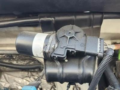 International 7500 Windshield Wiper Motor