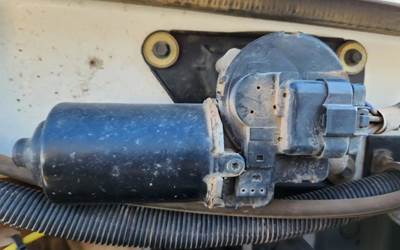 Sterling L7500 Windshield Wiper Motor