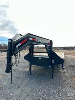 2022 East Texas Trailers, 40’ Gooseneck trailer, Dovetail and Ramps, Spring, GVWR: 22,000 LBS, GAWR: 10,000 LBS, Tandem Axle, ST235/80R16