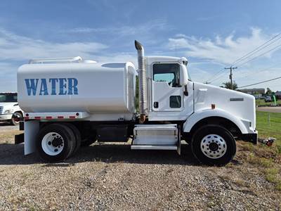 2008 Kenworth T800 359,330 with Splash 2,500 Gallon, 6 Spray Water Tank