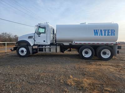 2013 Mack GU713 Water Truck