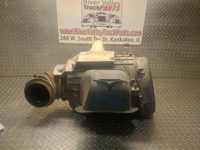 Volvo VNL Right Air Cleaner / Air Filter Housing