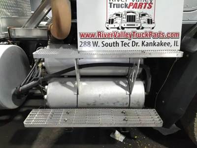 Caterpillar CT660 Air Tank