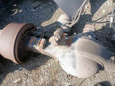 Meritor-Rockwell RS21145nfnn330 Rear Axle Assembly for a 2000 Freightliner FL70