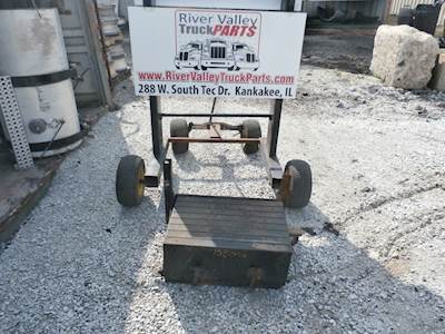 Mack LE613 Battery Box