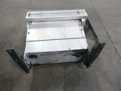 Good Used Aluminum Peterbilt Battery Box. Holds 4 Batteries. No Bottom Step.