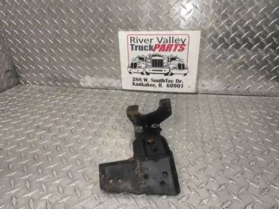 Mack Pinnacle CXU613 Bracket for a 2011 Mack CXU613