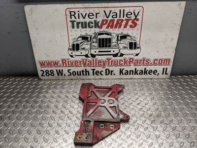 Good, Used Aluminium CrAnkcAse BreAther BrAcket Mount Off Of A Unknown yeAr 