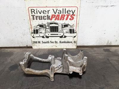 Good Used BrAcket For A Detroit DD15 Engine. The BrAcket hAs Little Rust On The