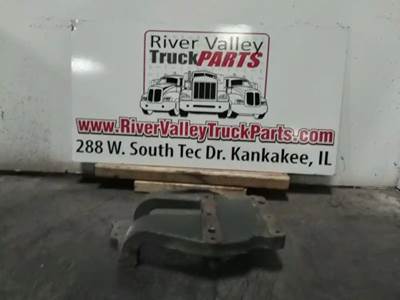 Good Used BrAcket From A PAccAr MX13 Engine The BrAcket hAs Been visuAlly