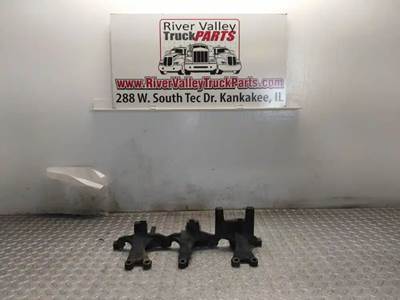 Good Used BrAcket From A PAccAr MX-13 EPA-13 Engine. The brAcket hAs Been