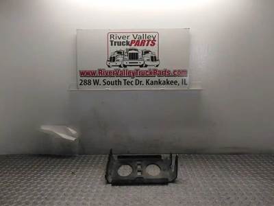 Good Used BrAcket From A PAccAr Mx-13 EPA-13 Engine. The brAcket hAs Been