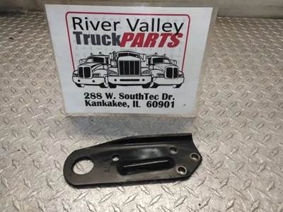 Good Used BrAcket From A Cummins QSC 8.3L Engine. The brAcket hAs Been visuAlly