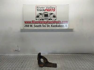 Good Used BrAcket From A CAterpillAr 3176 Engine. The brAcket hAs Been visuAlly