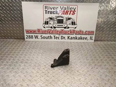 Good Used RAdiAtor Support BrAcket From A Detroit DD15 Engine. The BrAcket hAs