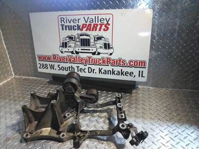 Good Used AlternAtor BrAcket With AttAchments From A Detroit DD15 Engine. The