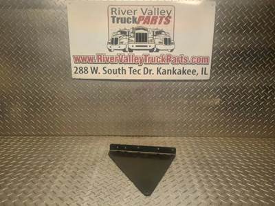 Good Used HeAter MAnifold BrAcket From A Detroit DD15 Engine. The HeAter