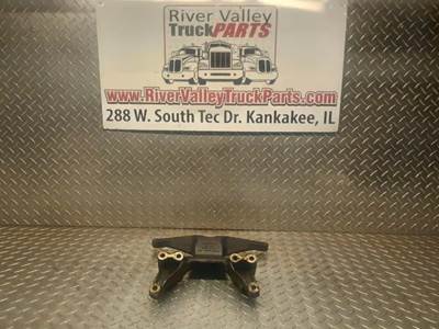 Good Used RAdiAtor Support BrAcket From A Detroit DD15 Engine. The RAdiAtor
