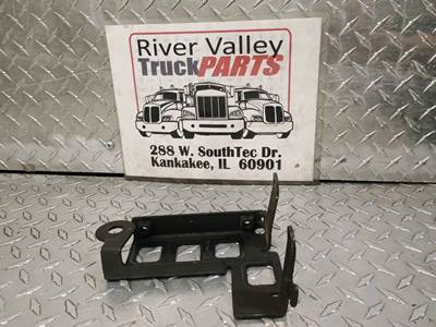 Good Used ElectricAl Equipment BrAcket From A PAccAr MX-13 EPA-13 Engine. The