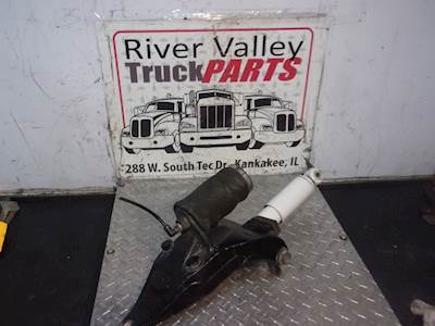 Peterbilt 386 Cab Mount