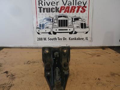 Peterbilt 387 Cab Mount