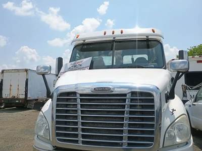 Freightliner Cascadia 113 Cab Assembly