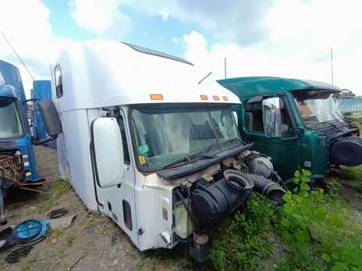 Mack Vision CX613 Cab Assembly for a 2001 Mack CX613 Vision