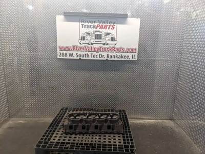 Caterpillar 3208 Cylinder Head for a 1985 Ford LN7000