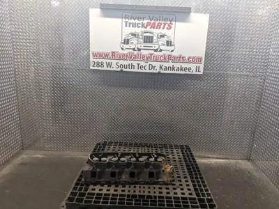 Caterpillar 3208 Cylinder Head for a 1985 Ford LN7000