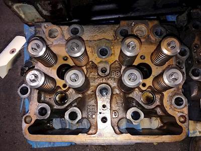 Cummins N14E Cylinder Head for a 1992 Volvowhitegmc WIA