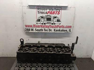 International DT466 Cylinder Head