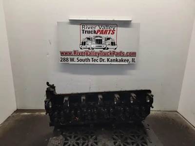 Volvo VED12 Cylinder Head for a 2005 Volvo VNL