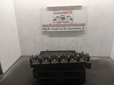Volvo VED12 Cylinder Head for a 2007 Volvo VNL