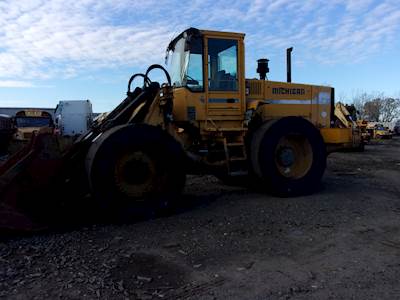 Michigan L120B Dismantled Parts