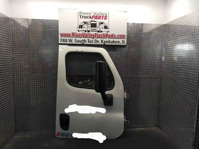 Freightliner Cascadia 113 Right Door