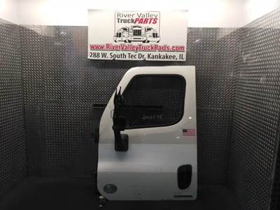 Freightliner Cascadia 113 Left Door