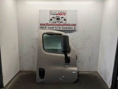 Freightliner Cascadia 125 Right Door