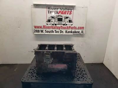 Hino J05D Engine Block / Cylinder Block for a 2005 Hino 165