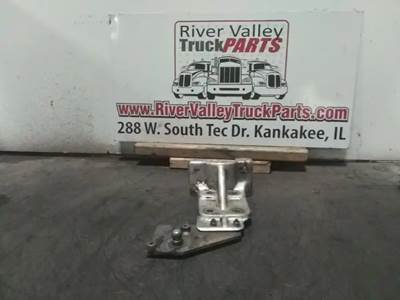 Ford LNT8000 Engine Mount