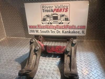 Freightliner Cascadia 125 Engine Mount