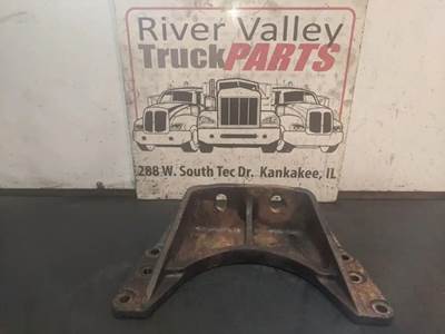Freightliner Columbia 120 Engine Mount