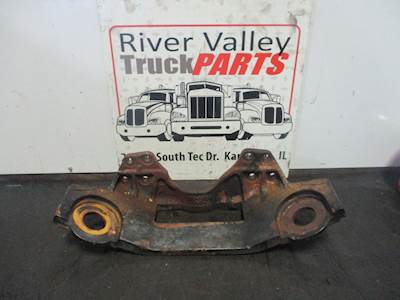 International 8100 Engine Mount for a 2000 International F-8100