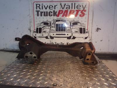 International 9200i Engine Mount