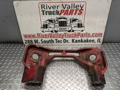 International LA617 Engine Mount