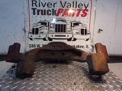 Good Used Front Engine Mount For Cummins ISX  (3103358) Rubber Part Cracked As