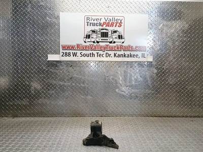 Good Used ReAr Mount From A PAccAr MX13 Engine. The reAr Mount hAs Been visuAlly