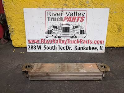 Caterpillar C13 Engine Oil Cooler for a 2008 Peterbilt 387